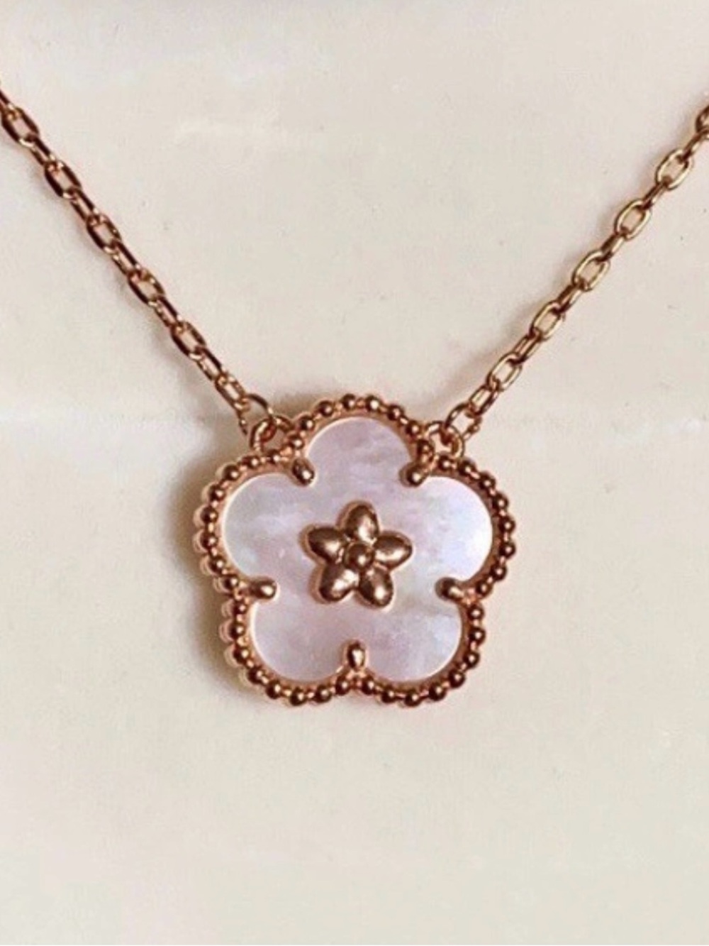 Rose Gold Mother-of-Pearl Flower Pendant Necklace